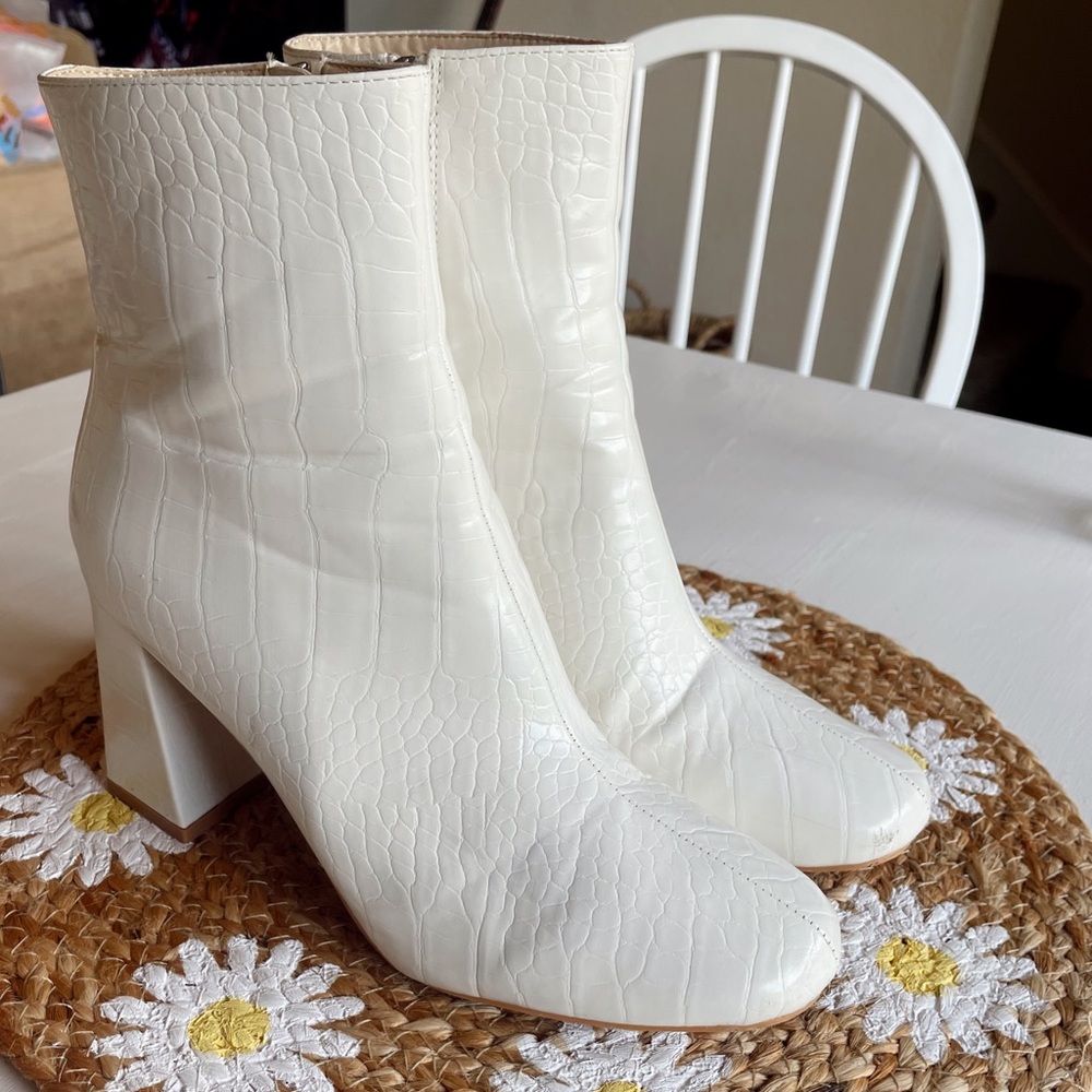 Boohoo Faux Leather Snake Print Heeled Booties | Size 9